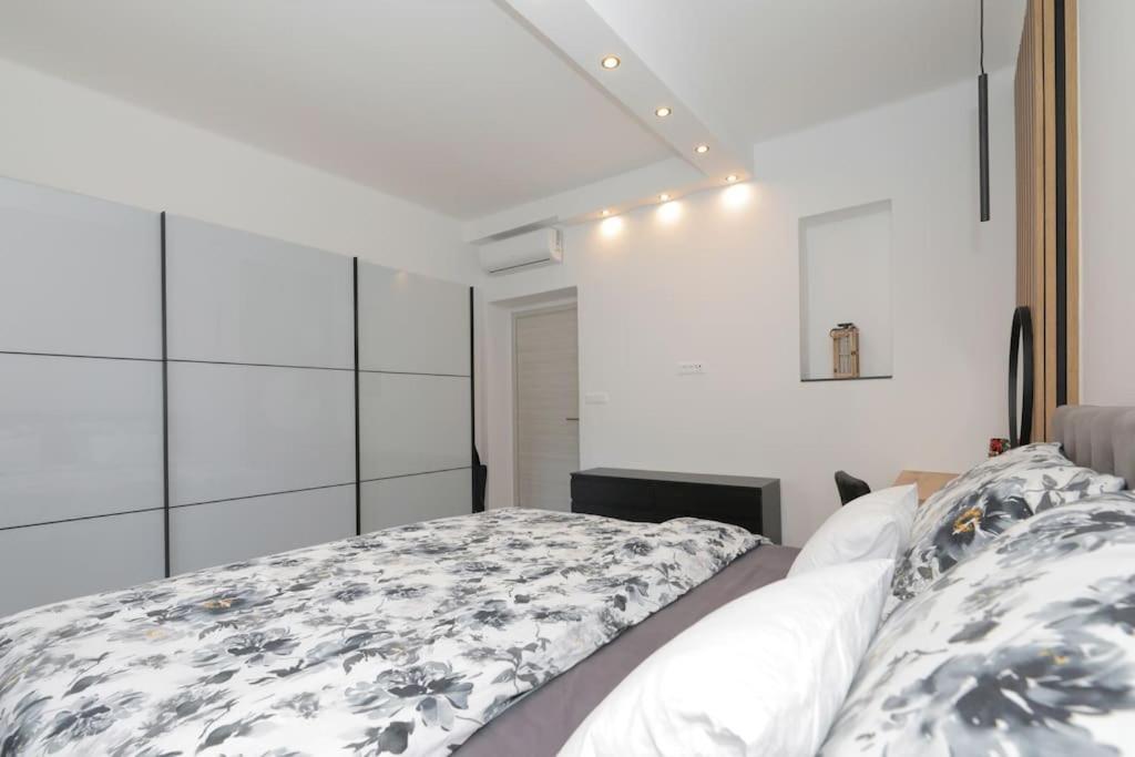 Tata Apartment Split Exteriér fotografie